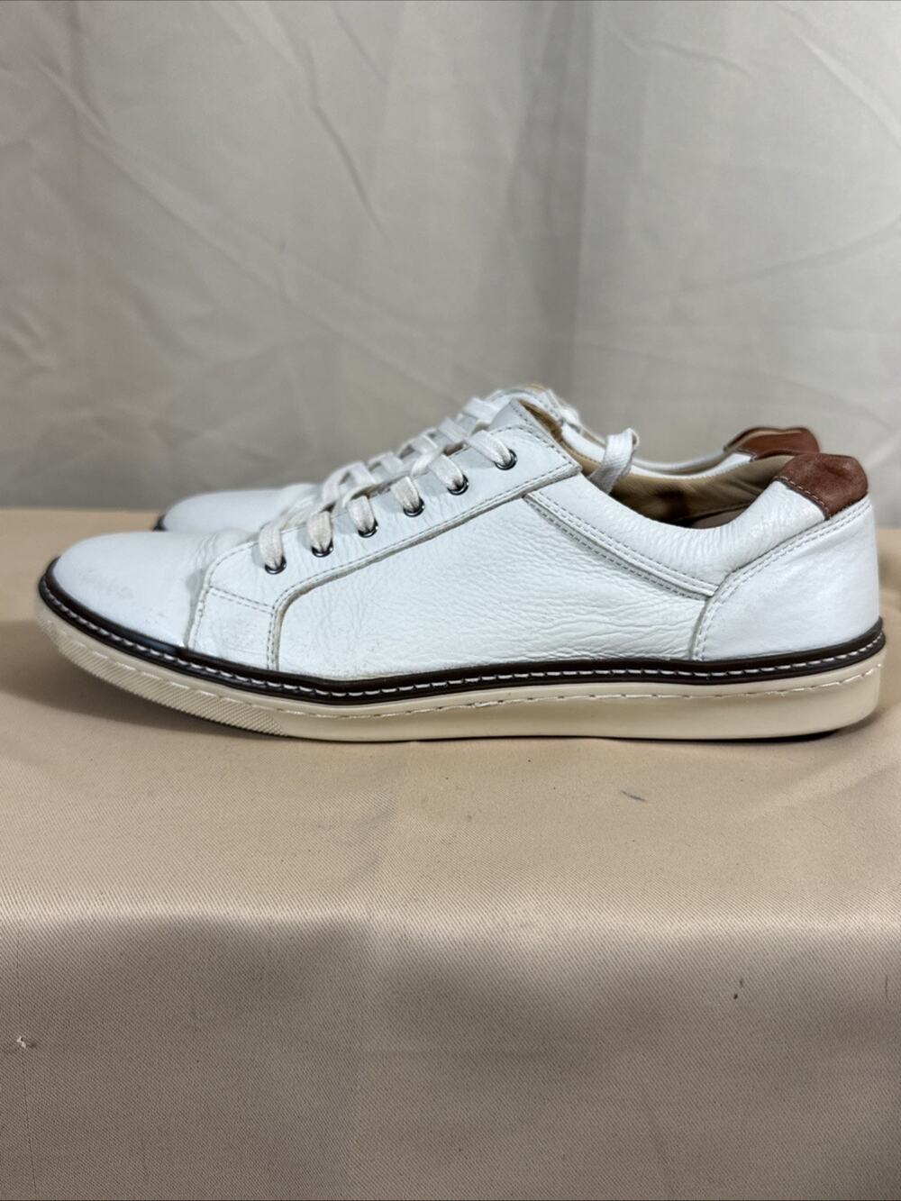 Johnston & Murphy Mens 11M White Leather Sneakers Brown Trim Casual Low Top